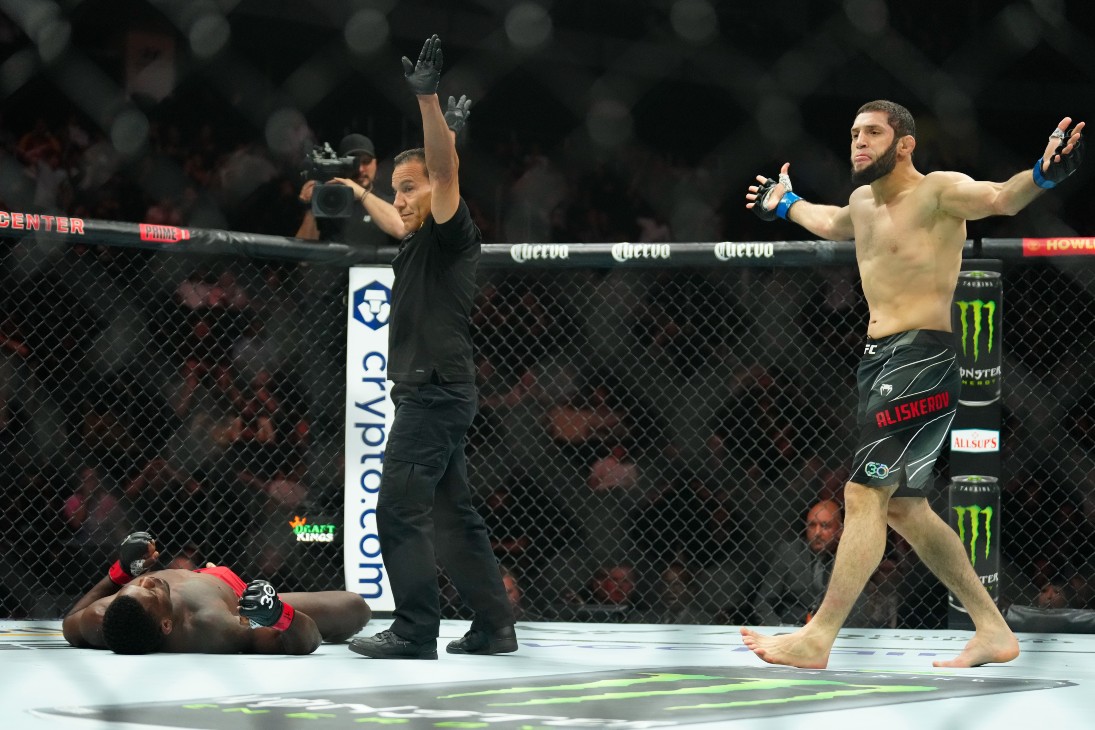 Икрам Алискеров (справа)