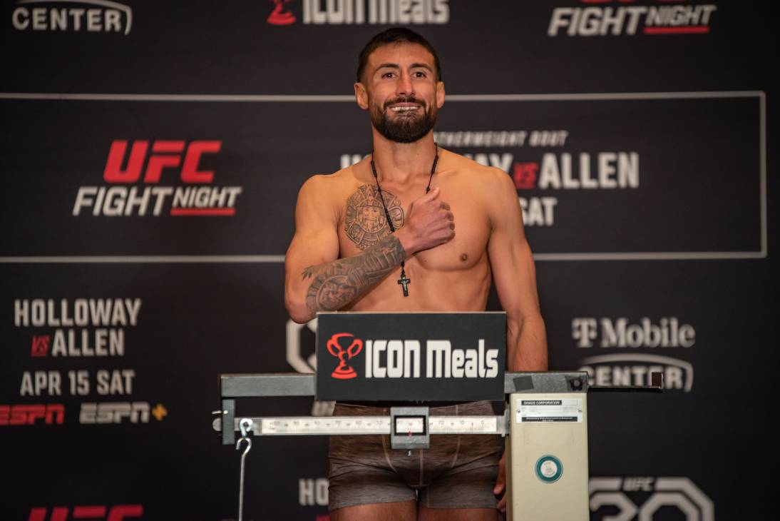 Крис Гутьеррес 