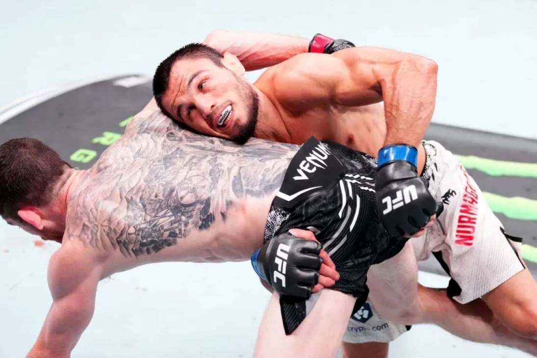 Кори Сэндхаген против Умара Нурмагомедова