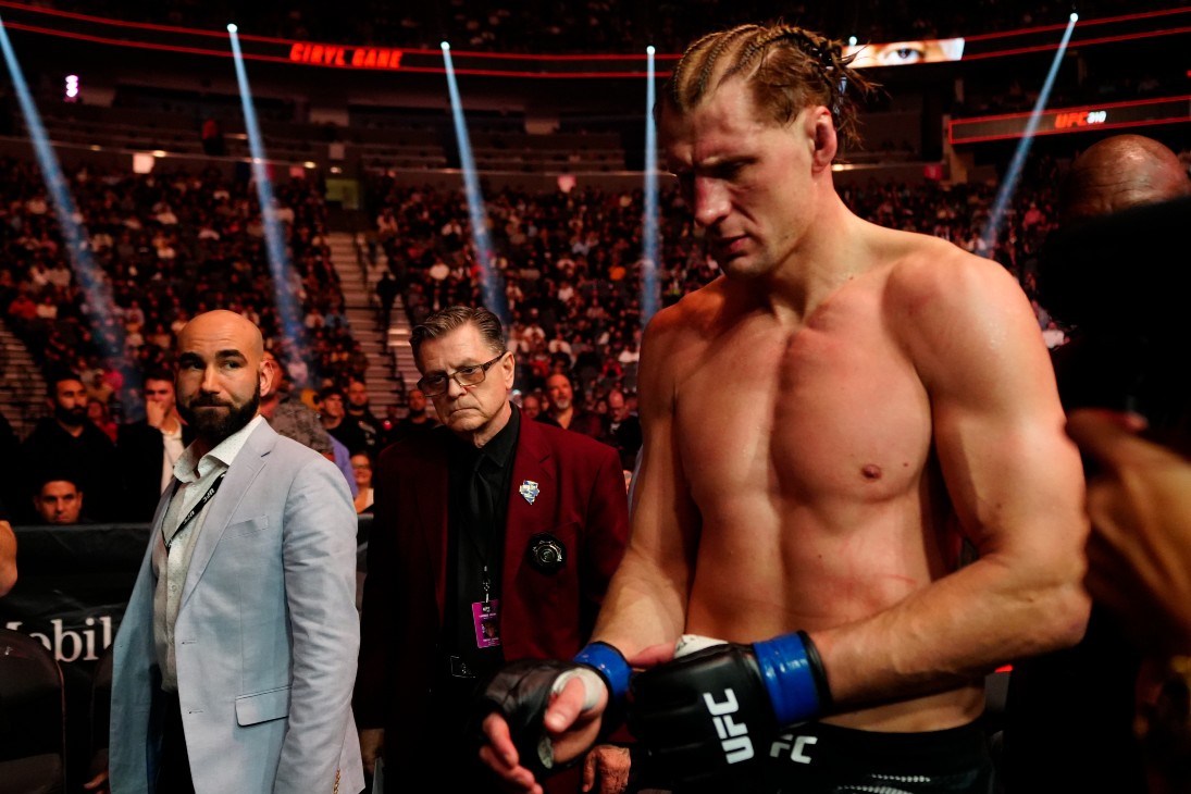 Александр Волков