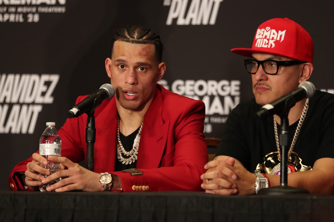 Дэвид Бенавидес (слева)