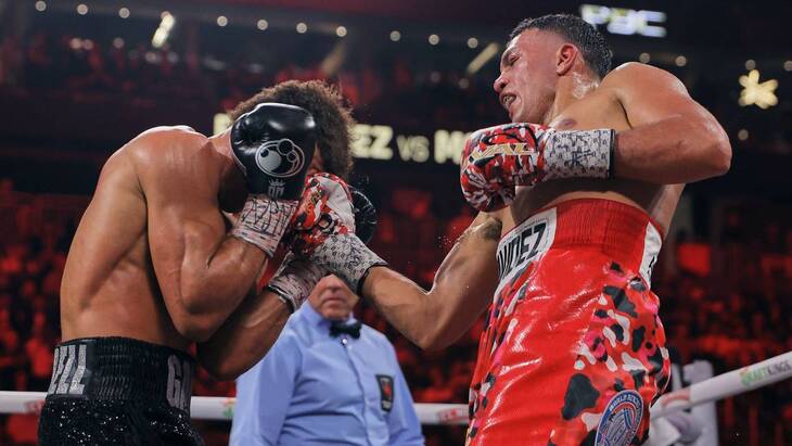 Дэвид Бенавидес (справа)