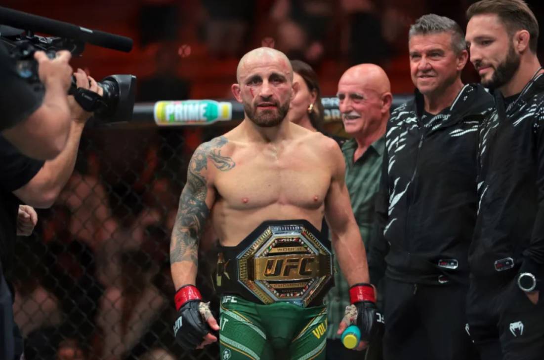 Александр Волкановски 