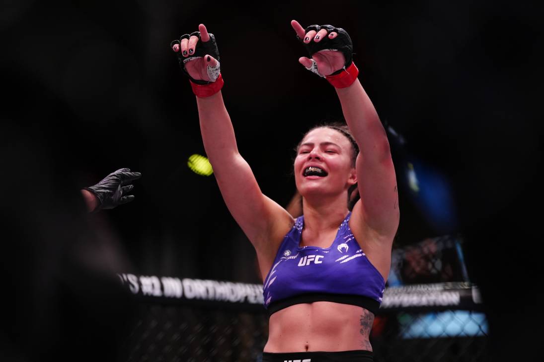 Луана Сантос