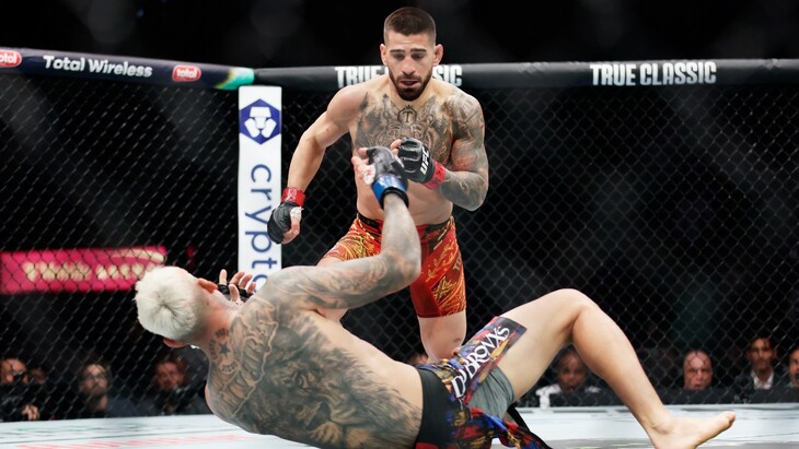 Илия Топурия против Чарльза Оливейры