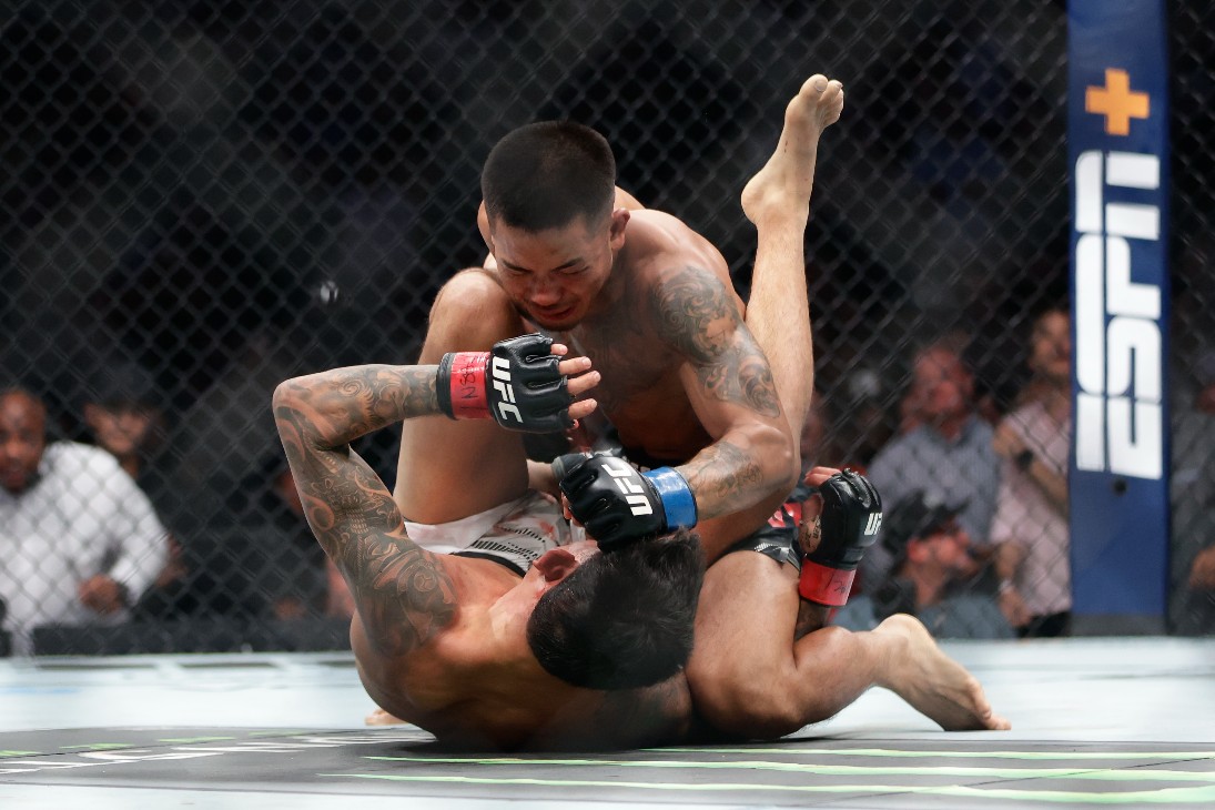 Джошуа Ван против Брэндона Ройвала