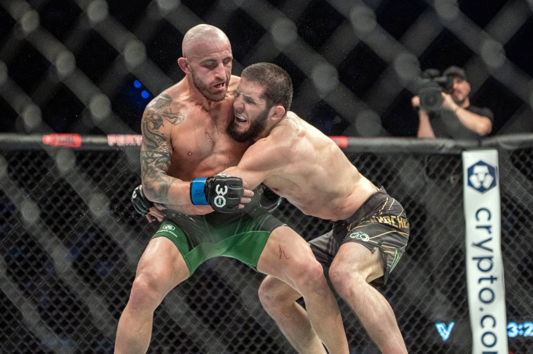 Александр Волкановски против Ислама Махачева