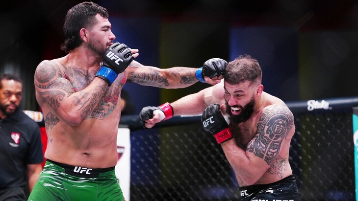 Энтони Эрнандес (слева)