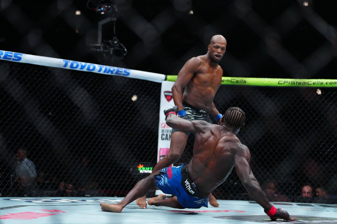 Майкл Пейдж против Джареда Каннонира