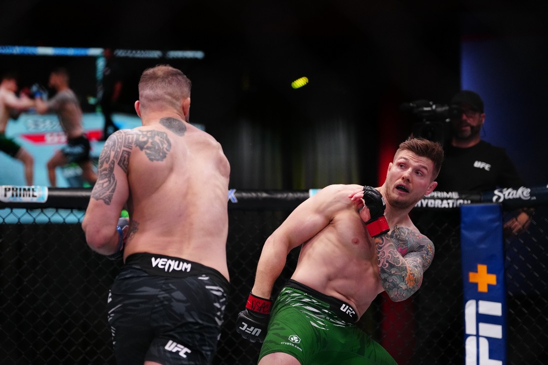 Марвин Веттори (справа)