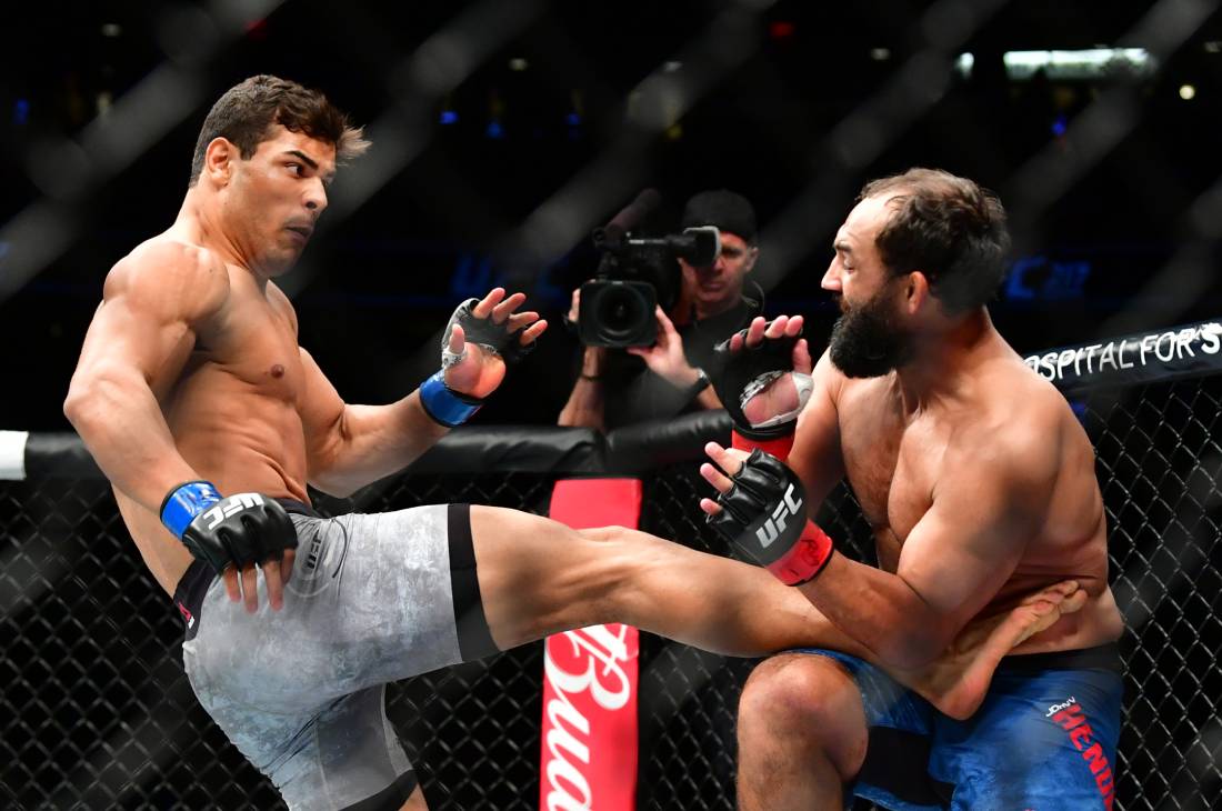 Пауло Коста (слева)