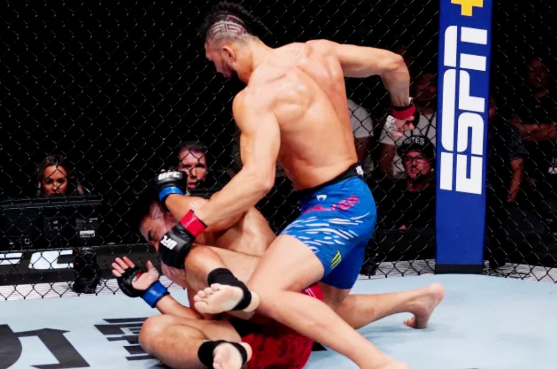 Джонни Уокер (справа)