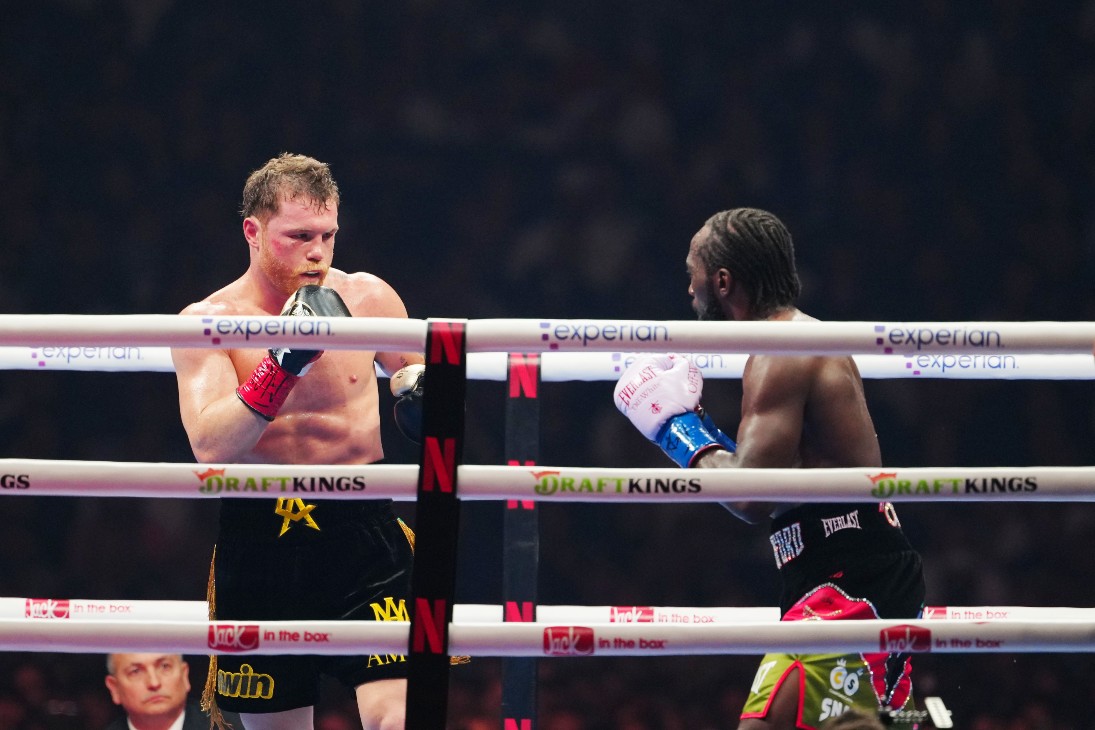 Сауль Альварес против Теренса Кроуфорда