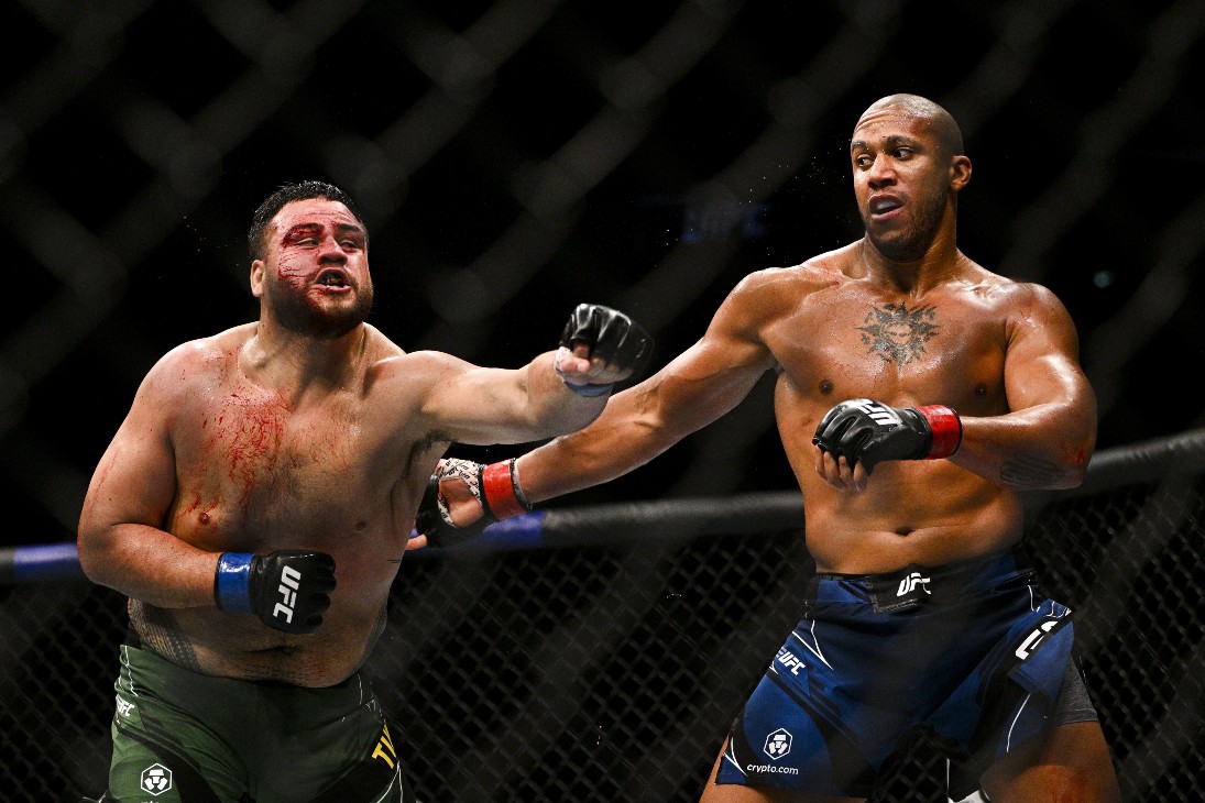 Тай Туиваса против Сирила Гана