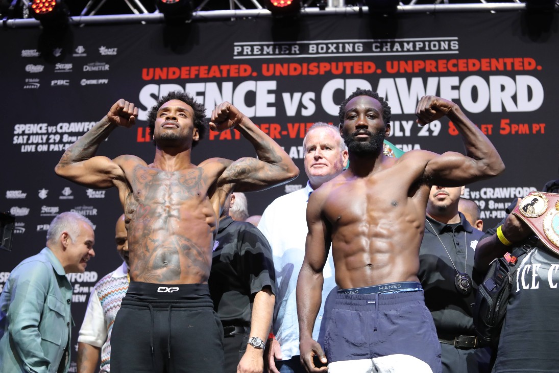 Теренс Кроуфорд (справа)