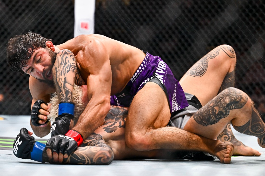 Арман Царукян против Дэна Хукера