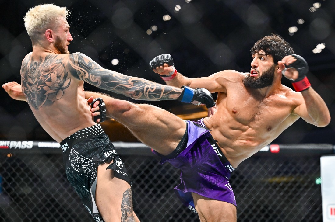 Арман Царукян (справа)