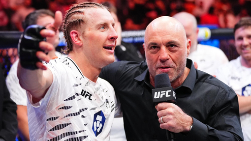 Пэдди Пимблетт и комментатор UFC Джон Роган