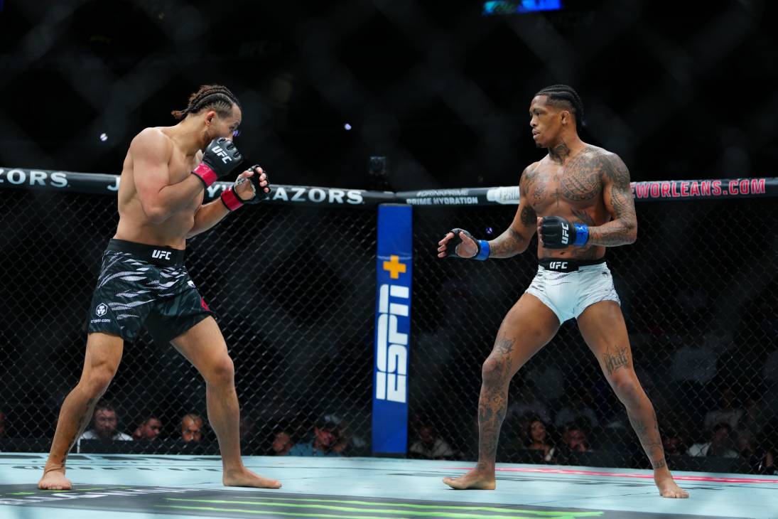 Винисиус Оливейра (справа)