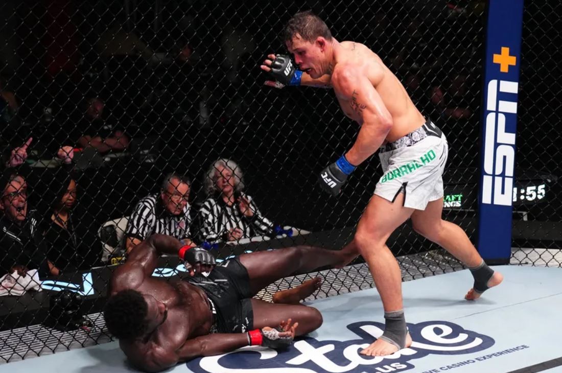 Кайо Борральо против Джареда Каноннира