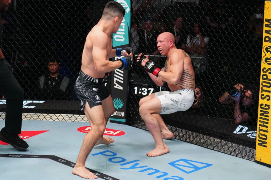 Кевин Валльехос против Джоша Эммета