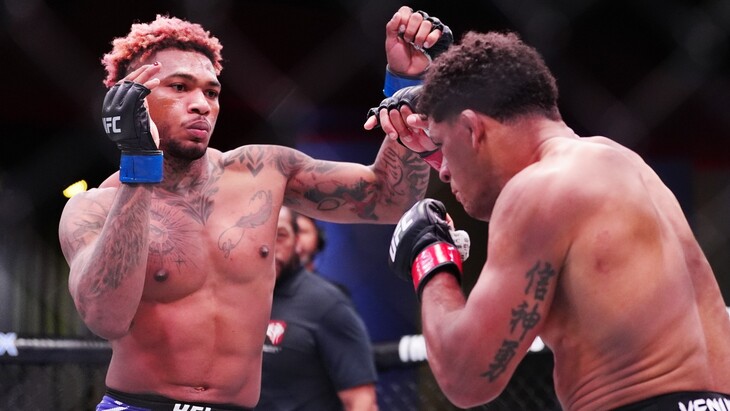 Майкл Моралес (слева)