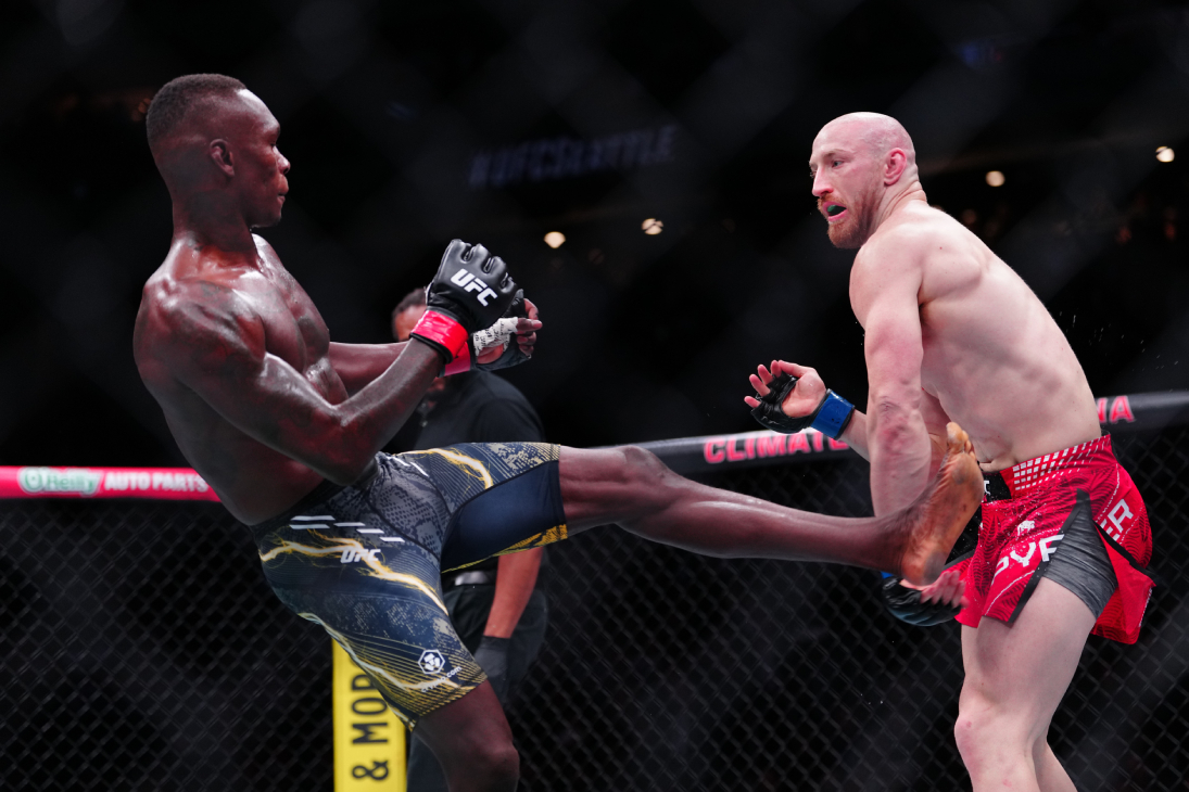 Исраэль Адесанья против Джо Пайфера