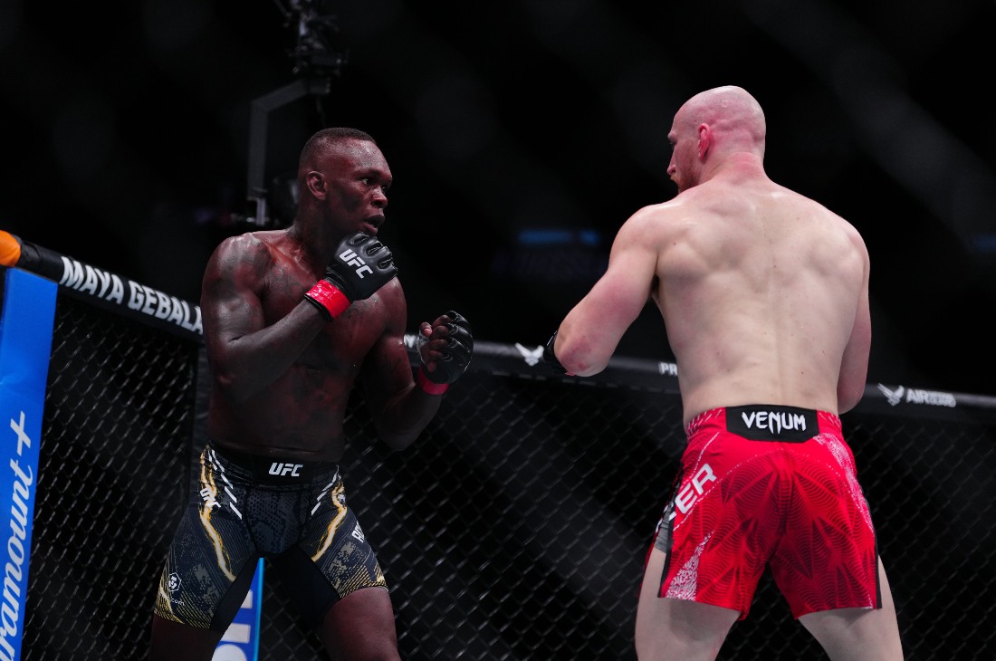 Исраэль Адесанья против Джо Пайфера