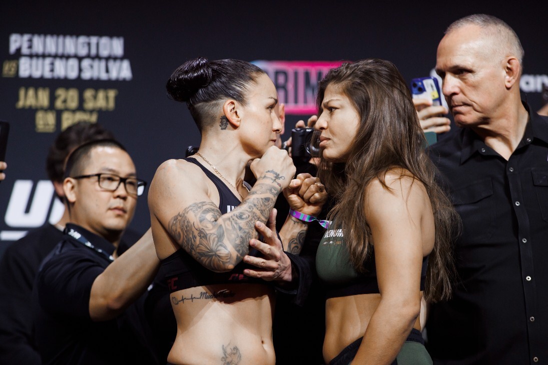 Майра Силва (справа)