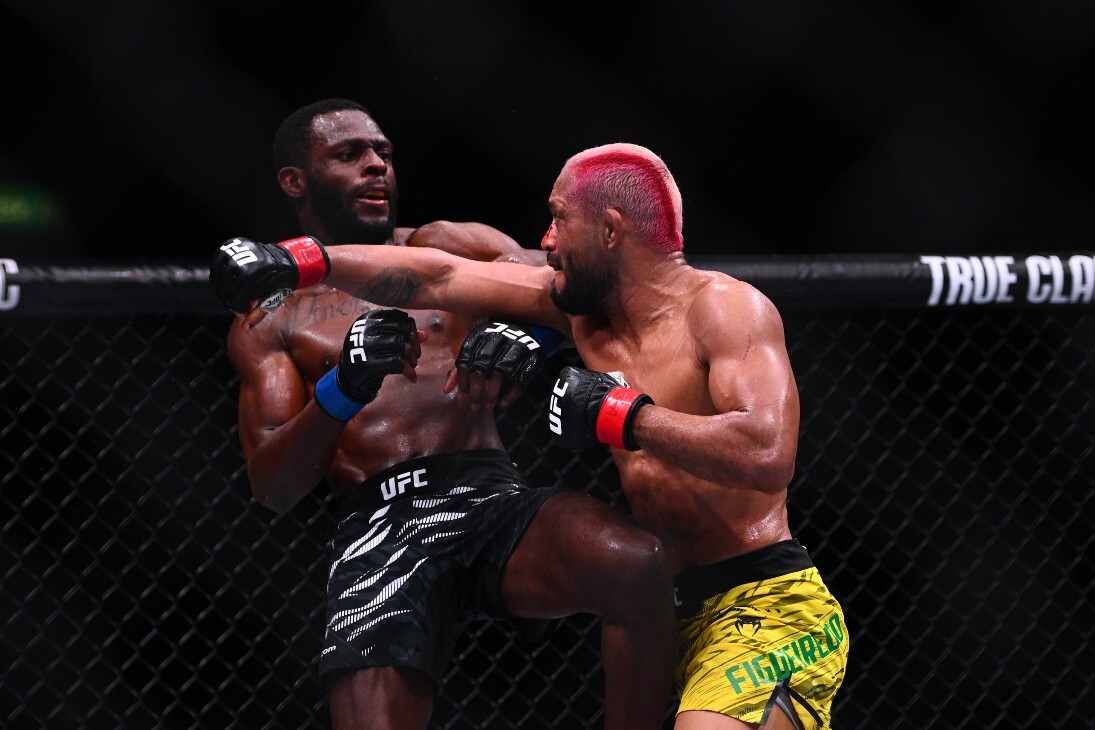 Монтел Джексон (слева)