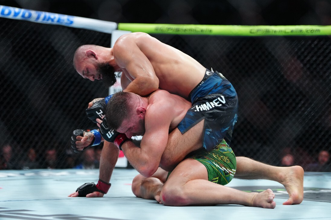 Хамзат Чимаев против Дрикуса Дю Плесси