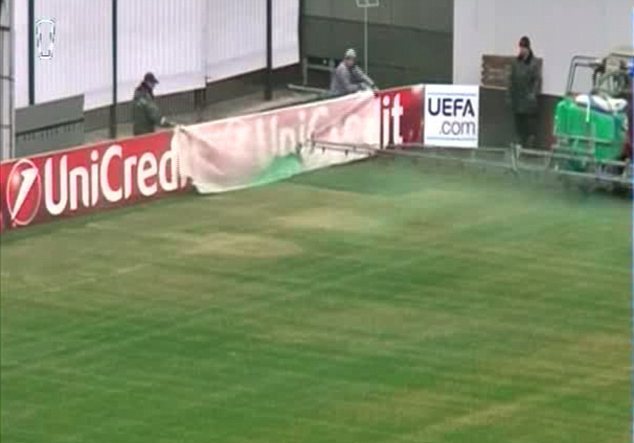 Рекламные щиты защищены от распыления краски