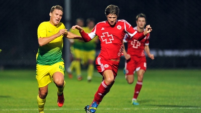 Бухаров (слева) в контрольном матче против «Волыни»