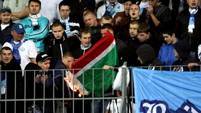 Болельщики «Зенита» спалили флаг Чечни