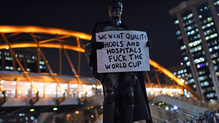 Даже Темный Рыцарь — против.