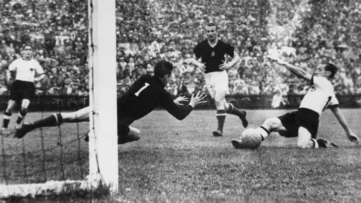 Макс Морлок начинает легендарный отыгрыш ФРГ против венгров