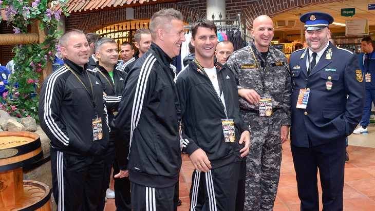 Участники турнира всегда в хорошей форме. Спортивной и не только