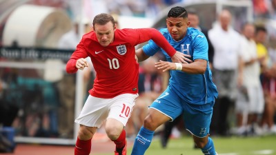 Уэйн Руни против Эмилио Исагирре