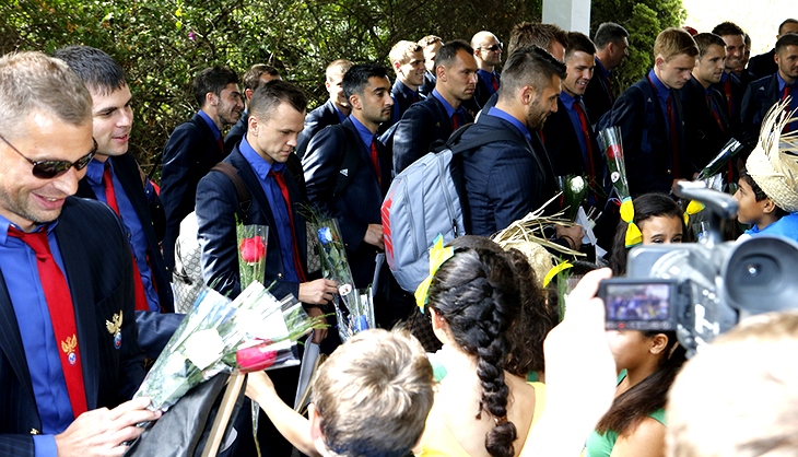 В бразильском Иту сборную России встретили мэр города и школьники 