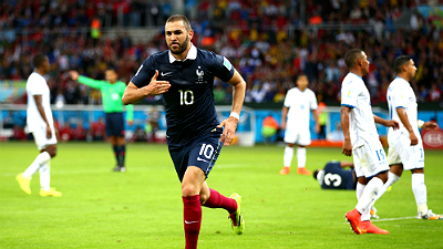 Карим Бензема забивает пенальти