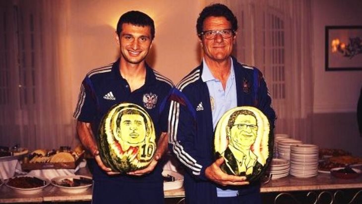 Оригинальные подарки от повара национальной команды — в руках Фабио Капелло и Алана Дзагоева