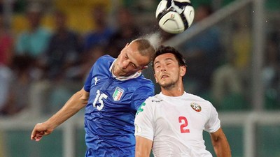 Станислав Манолев (справа)