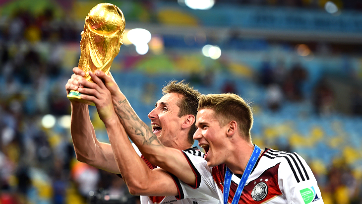 Клозе удалось наконец поднять над головой Кубок, который ускользнул в 2002