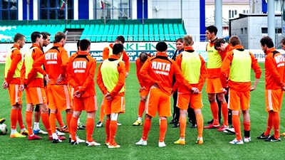 Футболисты «Жемчужины»