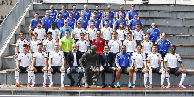 Футболисты «Валенсии» в новой домашней форме