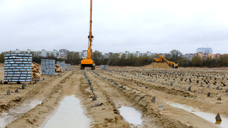 Строить стадион на болоте непросто