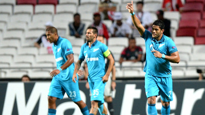 Халк (справа)