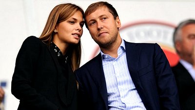 Антон Зингаревич (справа)