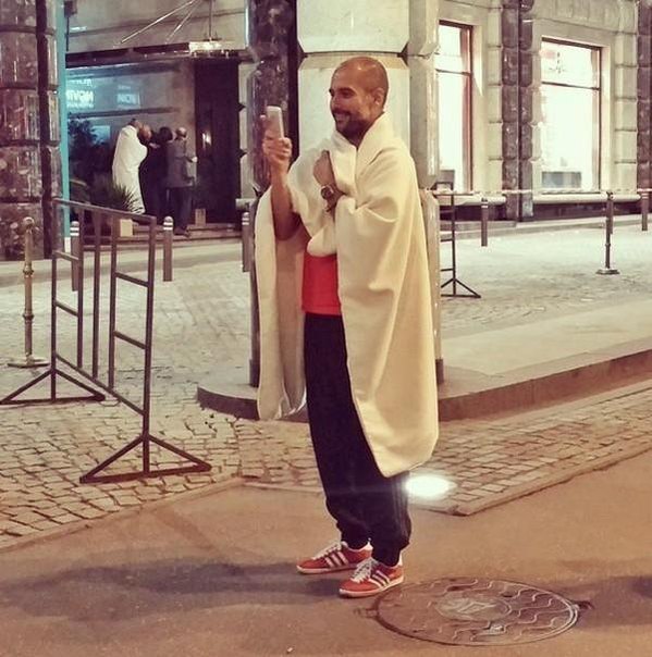 Гвардиола во время эвакуации зря времени не терял