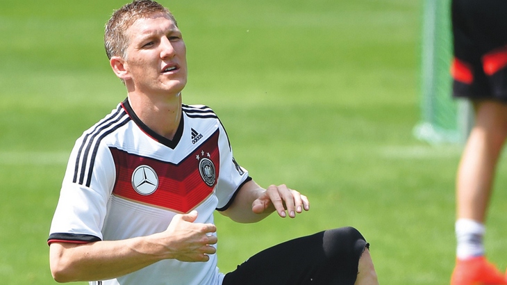 Германия лишилась динамики в центре поля без Бастиана Швайнштайгера